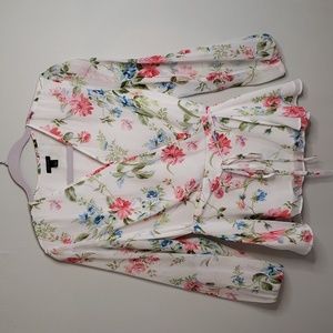 Ann Taylor size 6 floral blouse